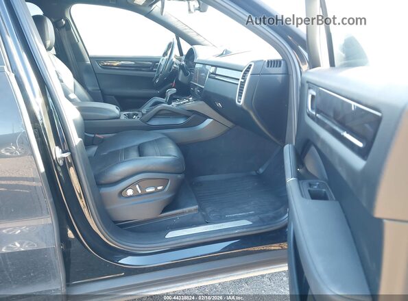WP1AA2AY2KDA17460 2019 PORSCHE CAYENNE Черный Вид салона спереди