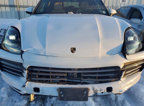 WP1AA2AY3PDA02487 2023 PORSCHE CAYENNE White Widok wnętrza z tyłu
