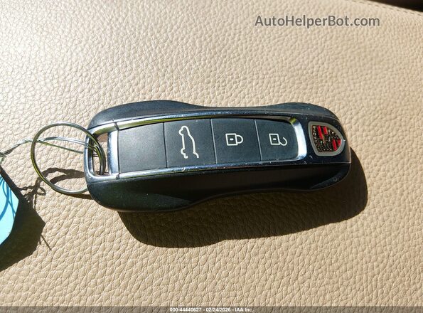 WP1AA2AY4PDA00196 2023 PORSCHE CAYENNE White წინა პანელის ხედი