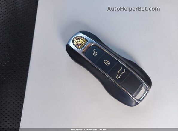 WP1AA2AY5KDA06467 2019 PORSCHE CAYENNE Black Widok deski rozdzielczej