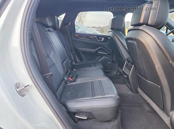 WP1AA2AY5KDA07764 2019 PORSCHE CAYENNE Белый Вид задней части салона