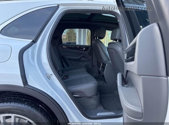 WP1AA2AY7KDA07037 2019 PORSCHE CAYENNE White Widok naklejki z numerem VIN