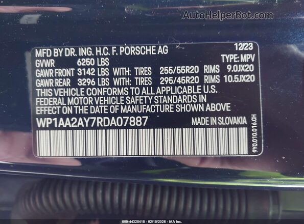 WP1AA2AY7RDA07887 2024 PORSCHE CAYENNE Dark Blue Widok komory silnika