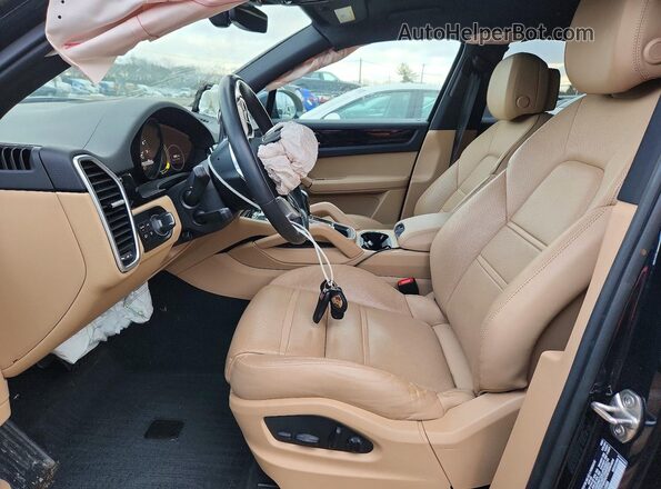 WP1AA2AY8PDA10505 2023 PORSCHE CAYENNE Blue Front interior view