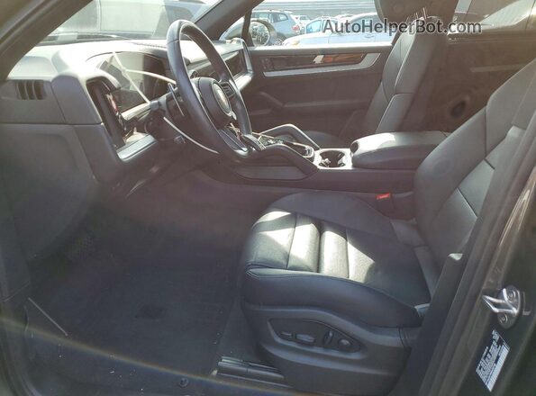 WP1AA2AY9RDA09740 2024 PORSCHE CAYENNE Gray Вид салону спереду