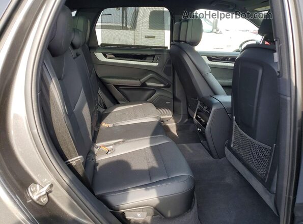 WP1AA2AY9RDA09740 2024 PORSCHE CAYENNE Gray Вид задньої частини салону