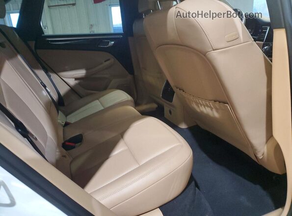 WP1AB2A53MLB34458 2021 PORSCHE MACAN White Widok wnętrza z tyłu