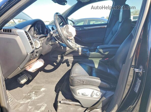 WP1AD2A23GLA77425 2016 PORSCHE CAYENNE Черный Вид салона спереди