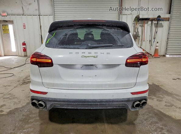 WP1AE2A27HLA72470 2017 PORSCHE CAYENNE White Vista trasera