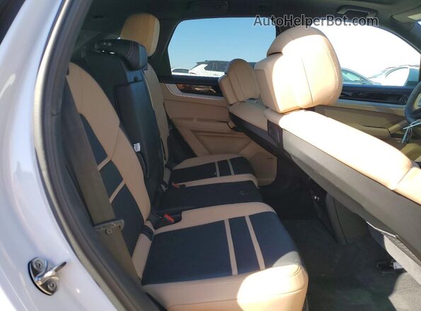 WP1AE2AY7SDA17281 2025 PORSCHE CAYENNE Белый Вид задней части салона