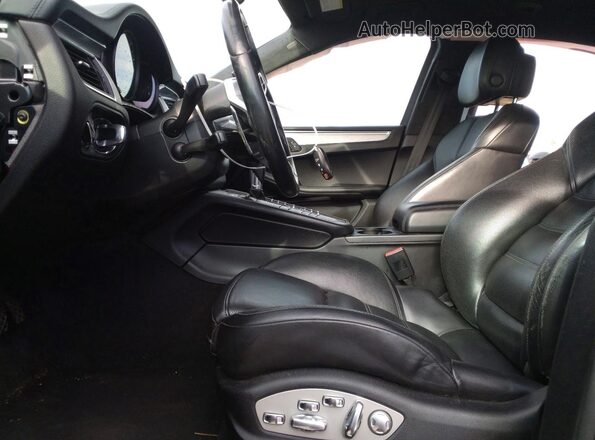 WP1AF2A58JLB70503 2018 PORSCHE MACAN Черный Вид салона спереди