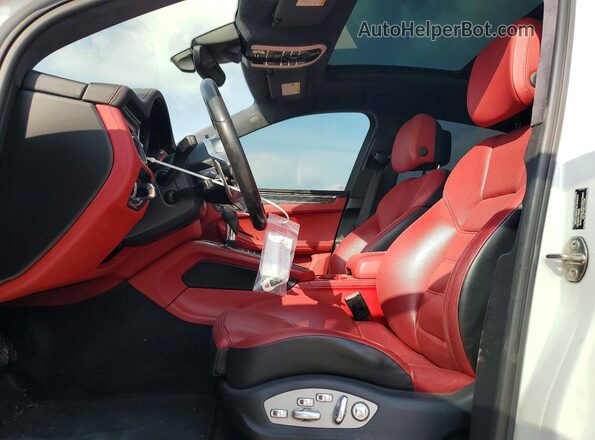 WP1AF2A59GLB90025 2016 PORSCHE MACAN Белый Вид салона спереди
