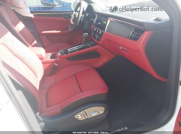WP1AF2A59TLB60419 2026 PORSCHE MACAN Белый Вид салона спереди