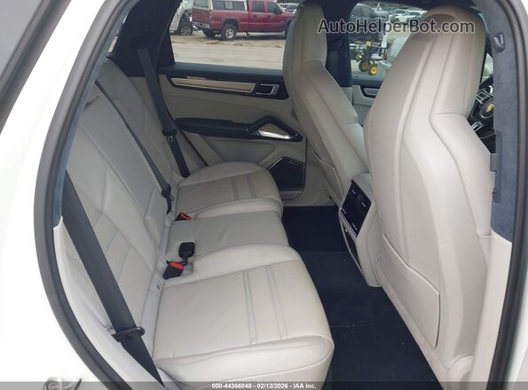 WP1AF2AY6LDA39187 2020 PORSCHE CAYENNE White Widok naklejki z numerem VIN