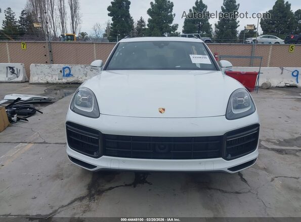 WP1AF2AY9KDA80055 2019 PORSCHE CAYENNE White Widok wnętrza z tyłu