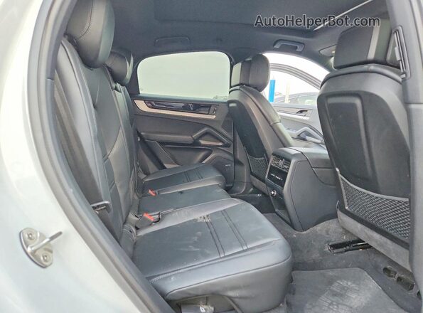 WP1BA2AY5RDA51083 2024 PORSCHE CAYENNE Белый Вид задней части салона