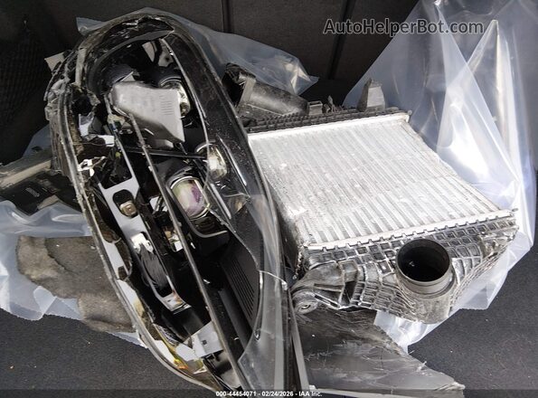 WP1BK2AY2SDA49259 2025 PORSCHE CAYENNE Серый Вид спереди