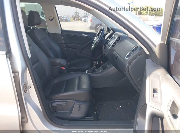 WVGAV7AX1GW606842 2016 VOLKSWAGEN TIGUAN Silver Vista interior delantera