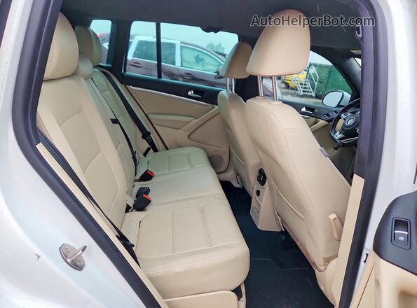 WVGAV7AX2GW014849 2016 VOLKSWAGEN TIGUAN Белый Вид задней части салона