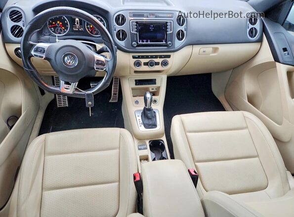 WVGAV7AX2GW014849 2016 VOLKSWAGEN TIGUAN Белый Вид панели приборов