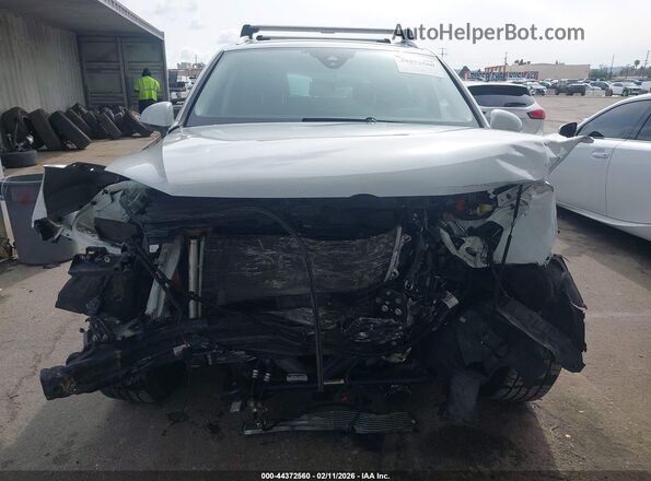 WVGEF7BP0HD005299 2017 VOLKSWAGEN TOUAREG Белый Вид задней части салона