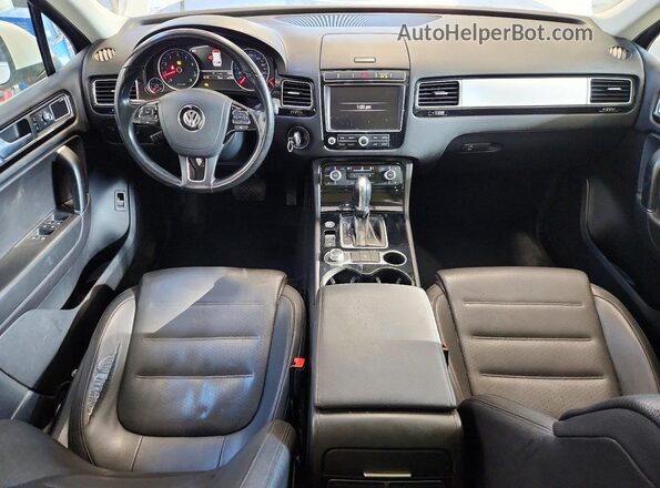WVGEF7BP8HD001971 2017 VOLKSWAGEN TOUAREG Белый Вид панели приборов