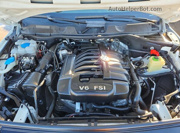 WVGEF7BP8HD001971 2017 VOLKSWAGEN TOUAREG Белый Вид подкапотного пространства