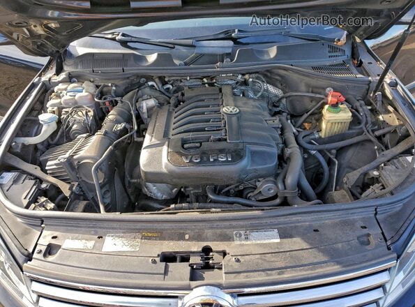 WVGEF9BP3GD002424 2016 VOLKSWAGEN TOUAREG Черный Вид подкапотного пространства