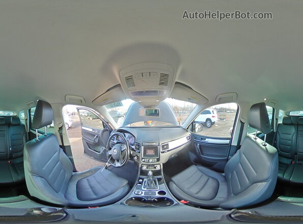 WVGEF9BP3GD002424 2016 VOLKSWAGEN TOUAREG Черный Панорамный вид салона 360°