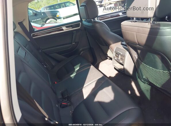 WVGEF9BP5GD011156 2016 VOLKSWAGEN TOUAREG Черный Вид наклейки с VIN-кодом
