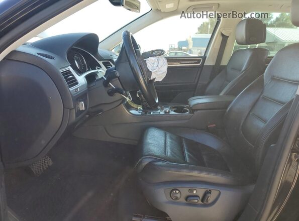 WVGEP9BP1GD001818 2016 VOLKSWAGEN TOUAREG Черный Вид салона спереди