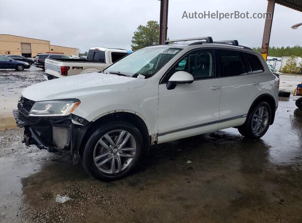 WVGEP9BP3GD000542 2016 VOLKSWAGEN TOUAREG Белый Передняя левая четверть