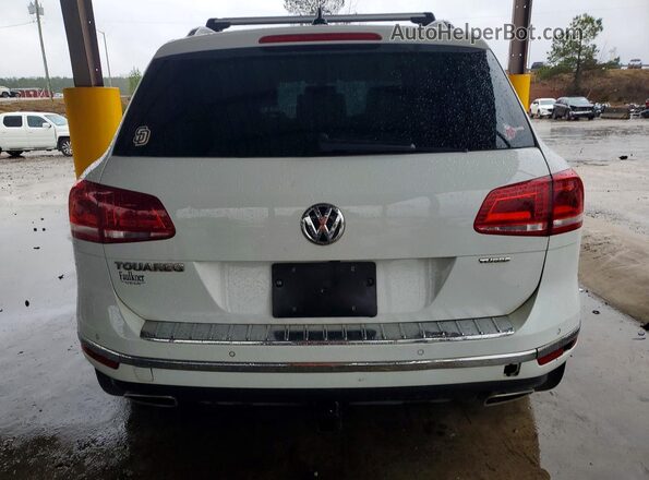 WVGEP9BP3GD000542 2016 VOLKSWAGEN TOUAREG Белый Вид сзади