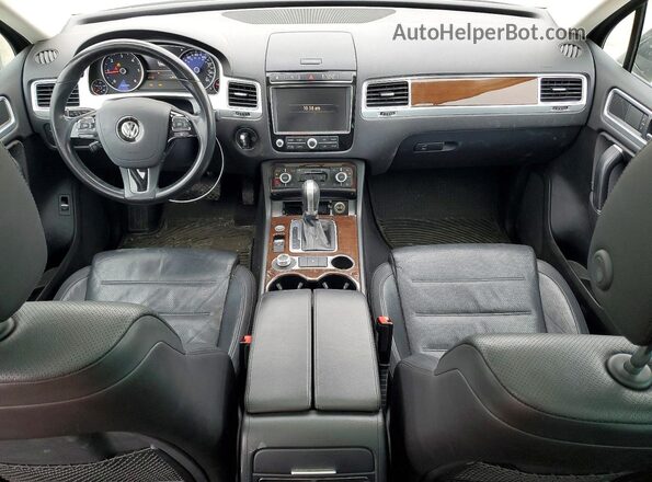 WVGEP9BP9GD002666 2016 VOLKSWAGEN TOUAREG Черный Вид панели приборов