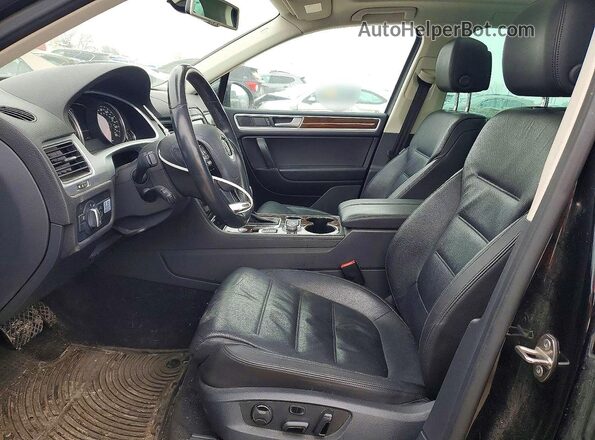 WVGEP9BP9GD002666 2016 VOLKSWAGEN TOUAREG Черный Вид салона спереди