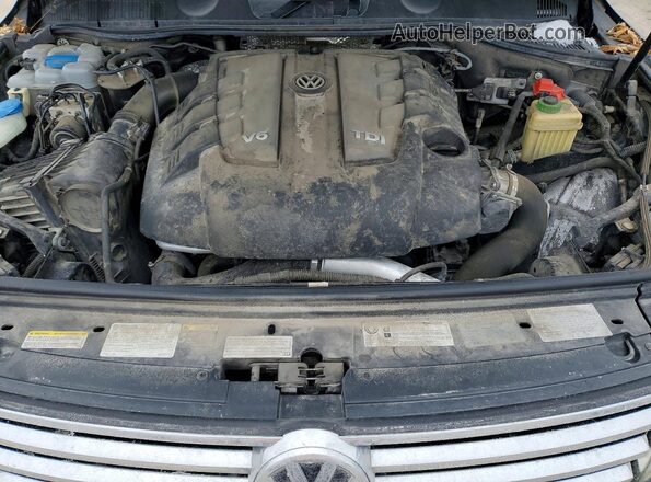 WVGEP9BP9GD002666 2016 VOLKSWAGEN TOUAREG Черный Вид подкапотного пространства