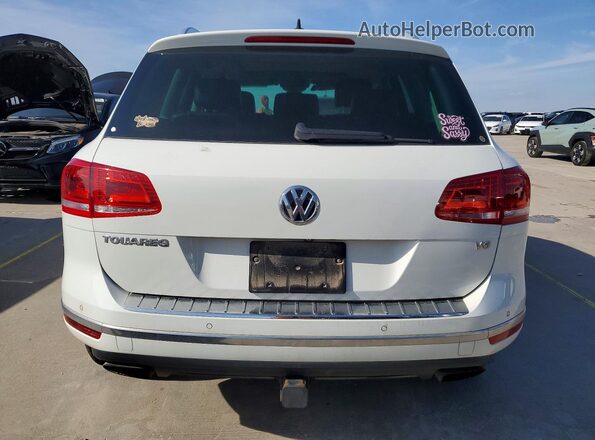WVGGF7BP4HD006738 2017 VOLKSWAGEN TOUAREG Белый Вид сзади