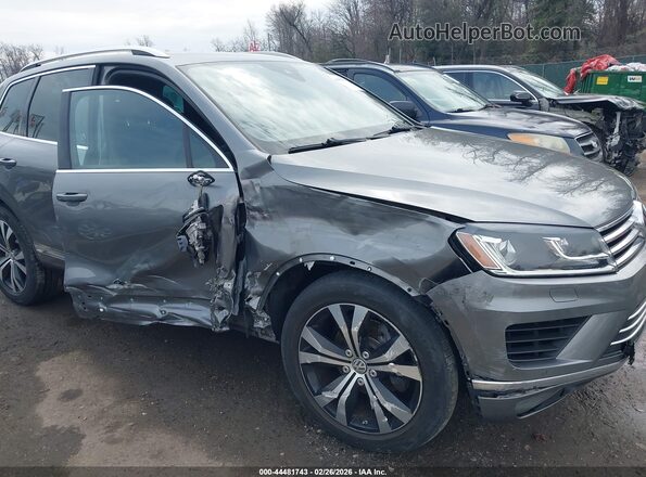 WVGRF7BP2HD000879 2017 VOLKSWAGEN TOUAREG Серый Вид спереди