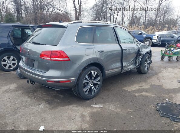 WVGRF7BP2HD000879 2017 VOLKSWAGEN TOUAREG Серый Задняя правая четверть