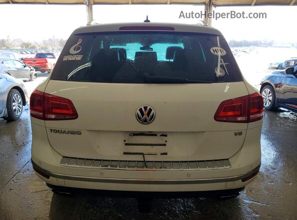 WVGRF7BP6HD003249 2017 VOLKSWAGEN TOUAREG Белый Вид сзади