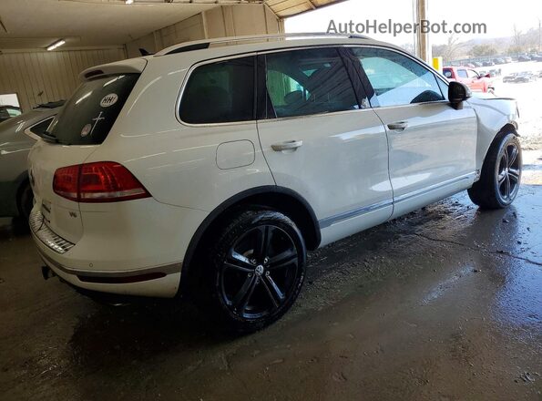 WVGRF7BP6HD003249 2017 VOLKSWAGEN TOUAREG Белый Задняя правая четверть