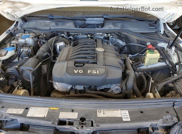 WVGRF7BP6HD003249 2017 VOLKSWAGEN TOUAREG Белый Вид подкапотного пространства