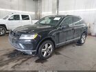 2017 Volkswagen Touareg V6 Wolfsburg Edition Черный vin: WVGRF7BP8HD006167
