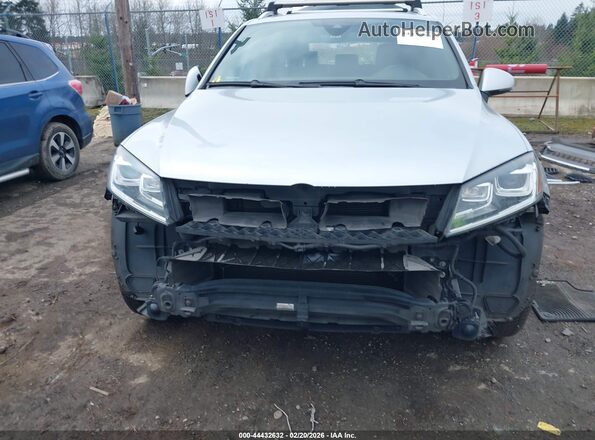 WVGRF7BPXHD004467 2017 VOLKSWAGEN TOUAREG Серебряный Вид спереди