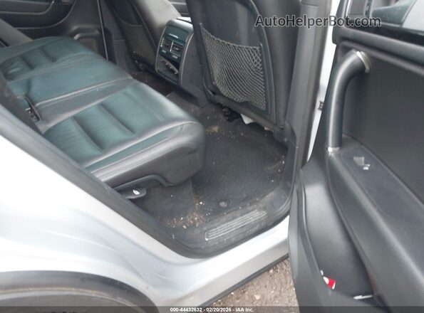 WVGRF7BPXHD004467 2017 VOLKSWAGEN TOUAREG Серебряный Вид наклейки с VIN-кодом