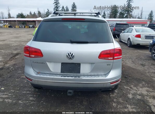 WVGRF7BPXHD004467 2017 VOLKSWAGEN TOUAREG Серебряный 