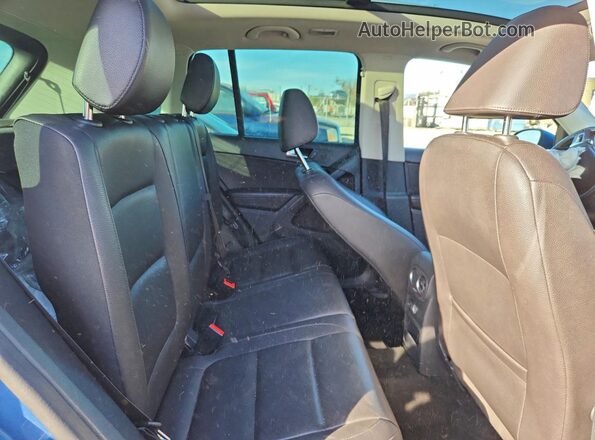 WVGRV7AX9HW508310 2017 VOLKSWAGEN TIGUAN Синий Вид задней части салона