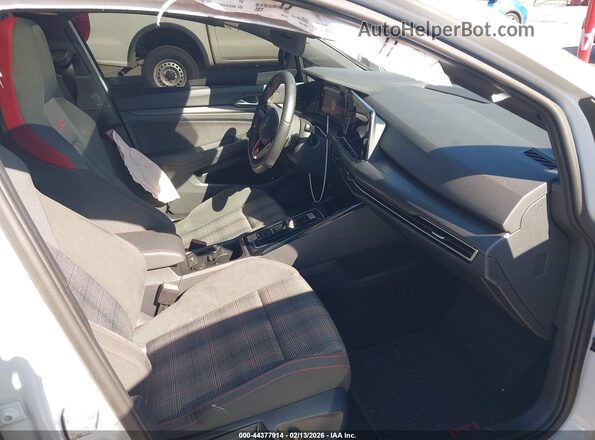 WVWRA7CD1PW179183 2023 VOLKSWAGEN GOLF Белый Вид салона спереди