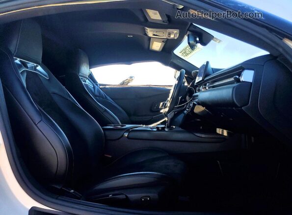 WZ1DB2C05MW039979 2021 TOYOTA SUPRA Белый Вид салона спереди