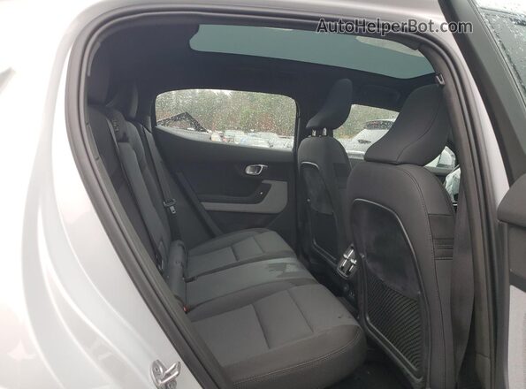YSMFE3KA4RL215822 2024 POLESTAR 2 White Widok tylnych siedzeń